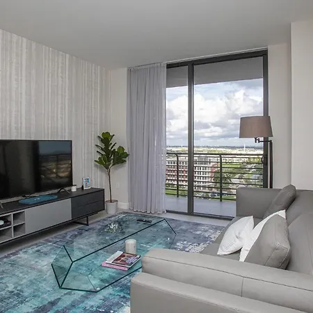 Luxury Apartment In Downtown Doral